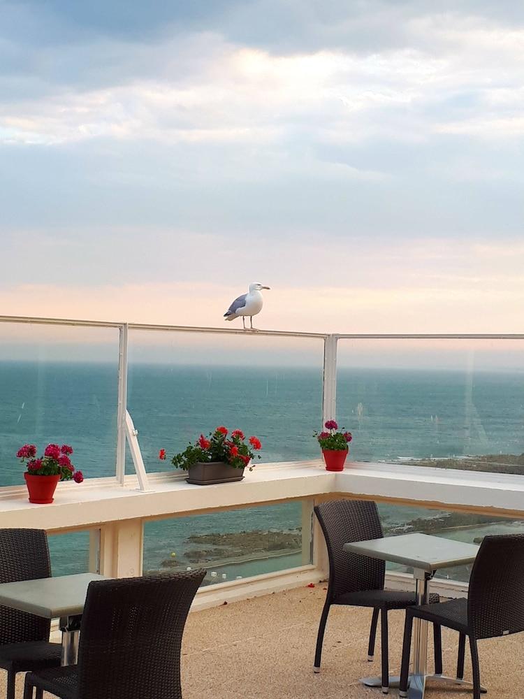 Hotel Mercure Le Grand Large 4*